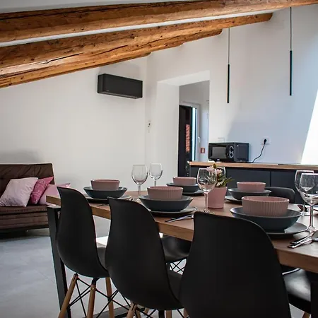 Apartment Apartmaji Na Placu Rence