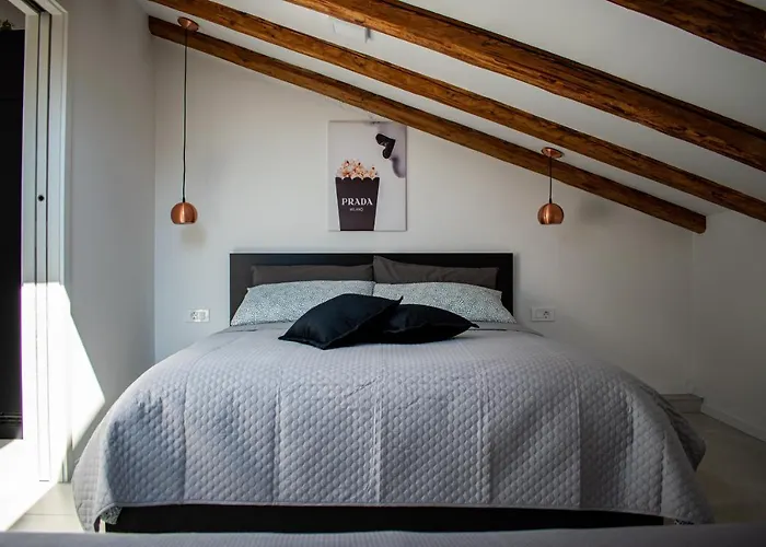 Apartmaji Na Placu Rence