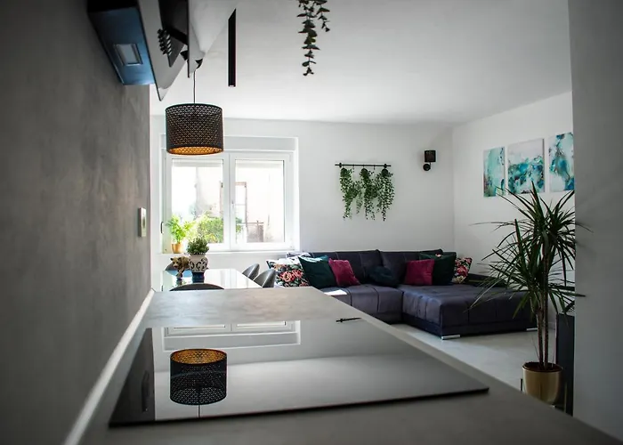 Apartmaji Na Placu דירה Rence